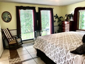 2 makuuhuonetta, silitysrauta/-lauta, ilmainen Wi-Fi, vuodevaatteet