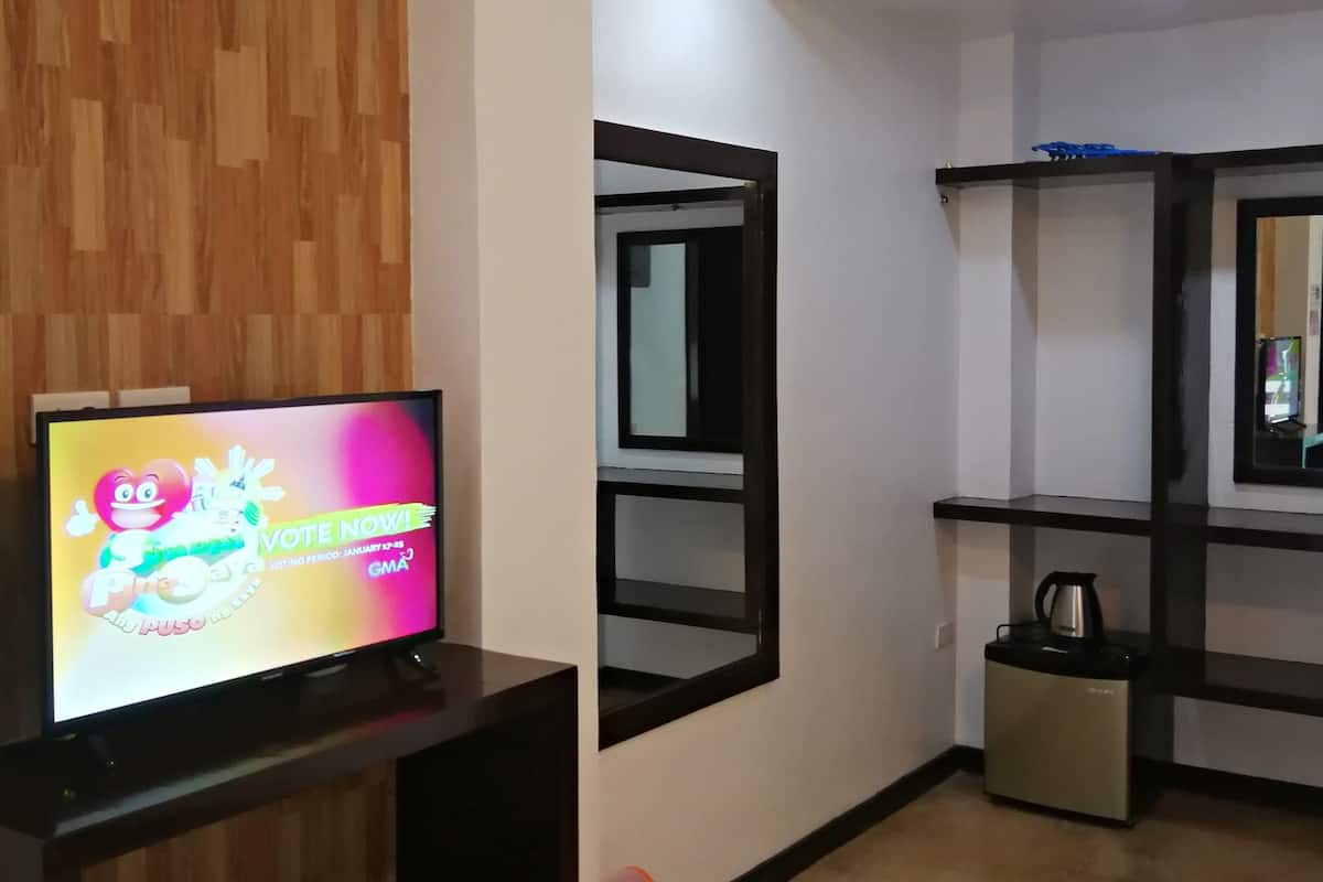 Suite | 1 slaapkamer, een bureau, gratis wifi, beddengoed