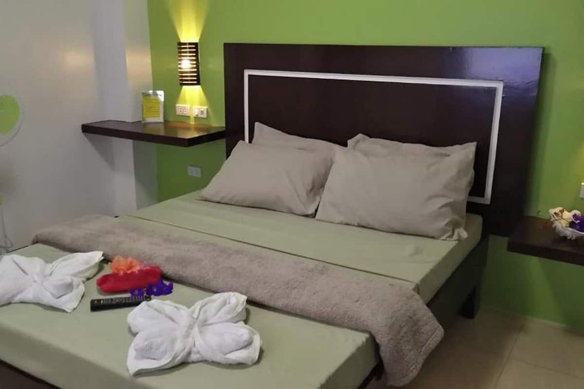 Deluxe tweepersoonskamer | 1 slaapkamer, een bureau, gratis wifi, beddengoed