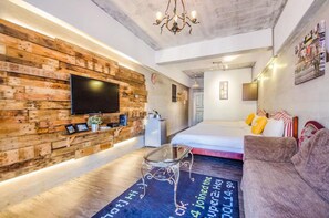 Premium bedding, down comforters, blackout drapes, soundproofing - Lunasea Apartment (Hengchun)