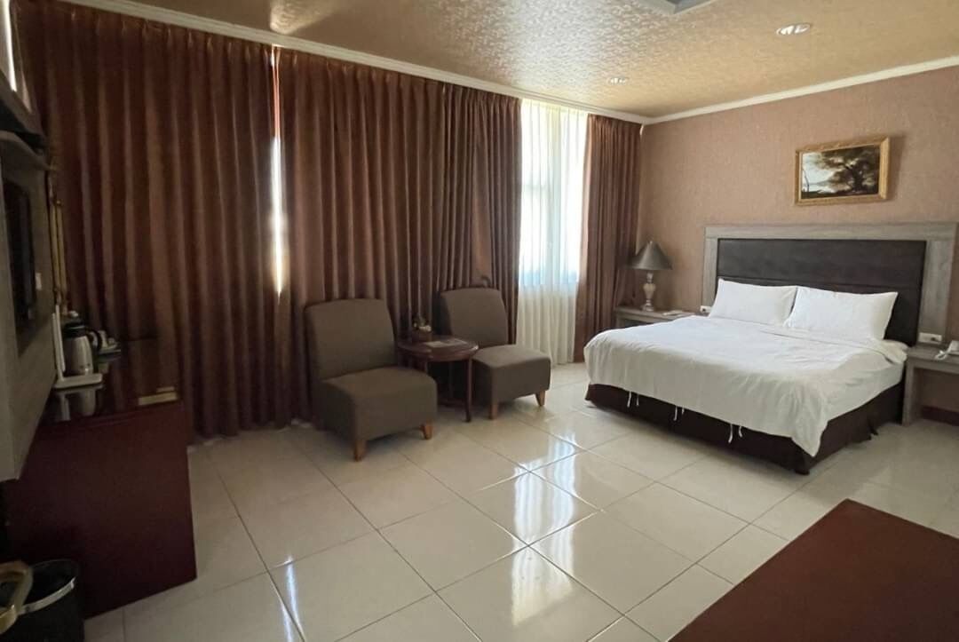 standard double room | desk, free wifi, bed sheets