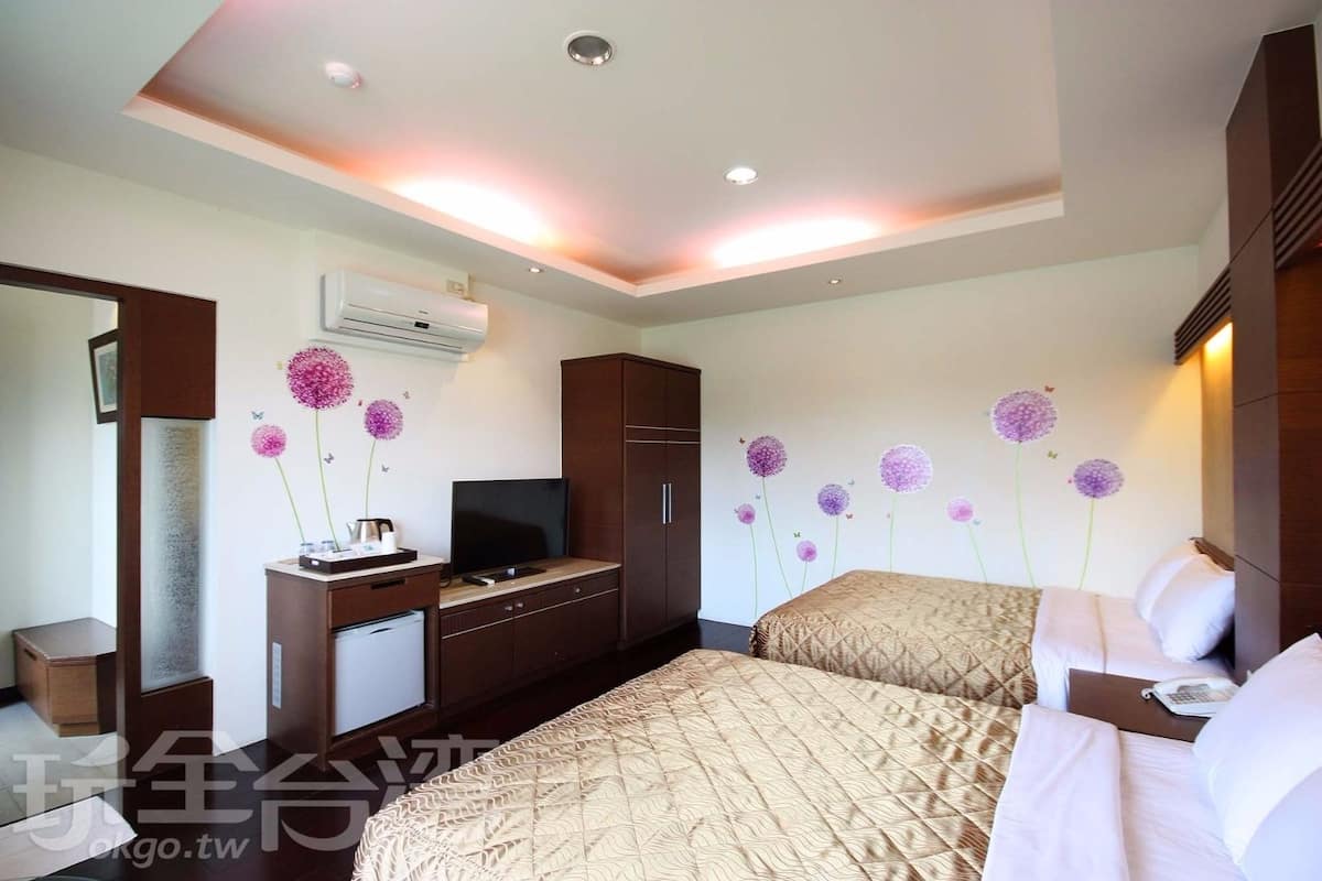 Quadruple Room | Desk, blackout curtains, soundproofing, free WiFi