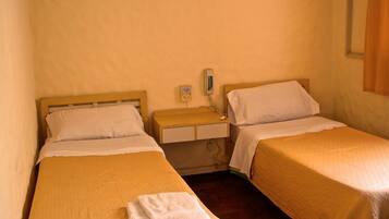 1 bedroom, iron/ironing board, free WiFi