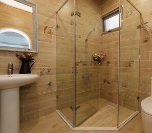 Chambre Quadruple | Salle de bain
