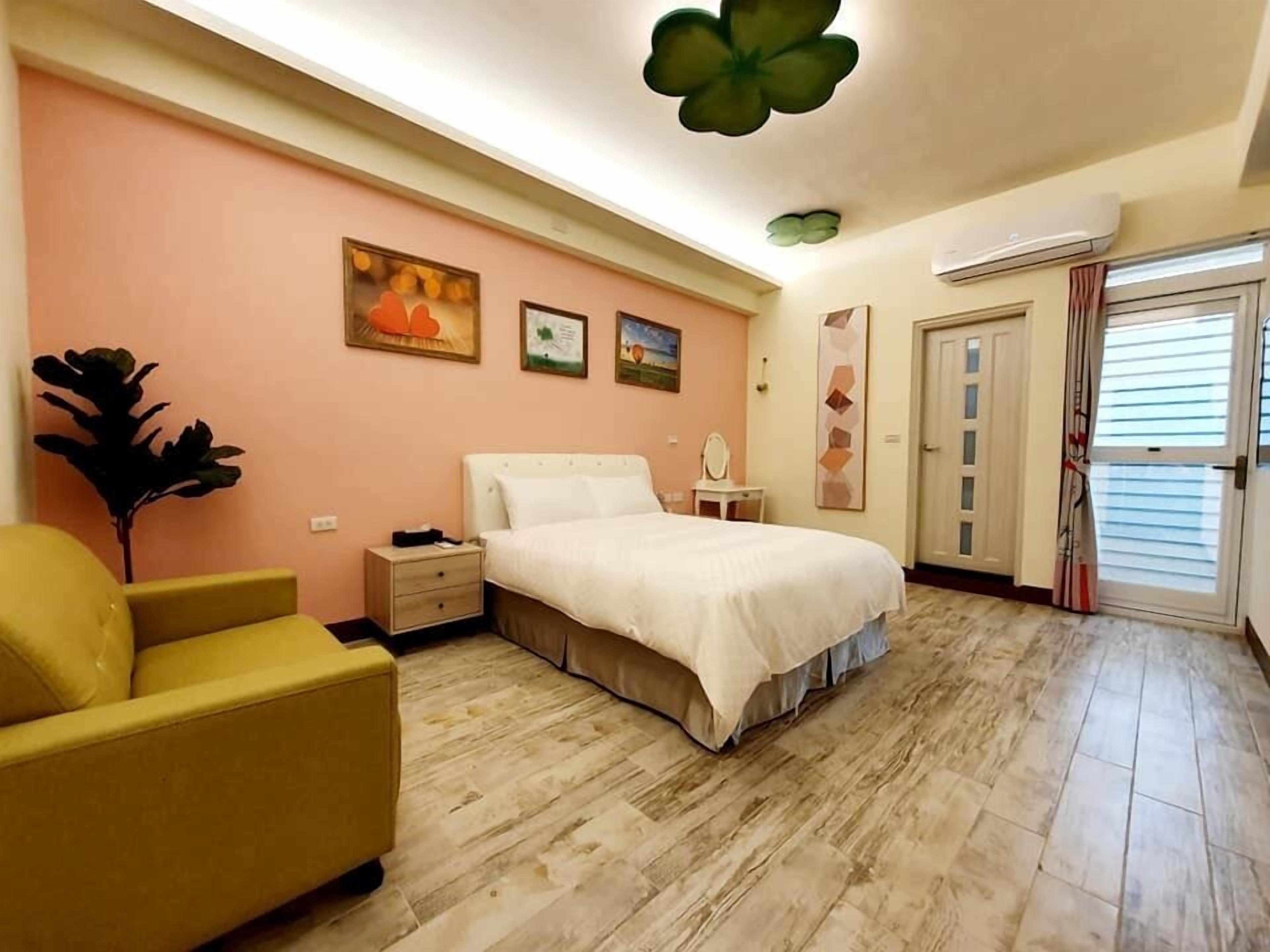 Habitación estándar doble | Escritorio, cortinas opacas, wifi gratis y ropa de cama
