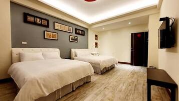 Desk, blackout drapes, free WiFi, bed sheets