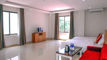 Deluxe Apartment | Desk, free WiFi