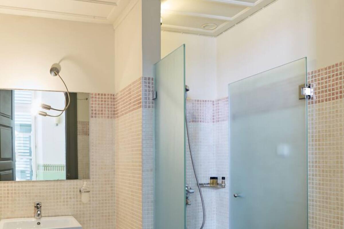 sea view, two bedroom, mezzanine suite | bathroom | shower, hair dryer, towels