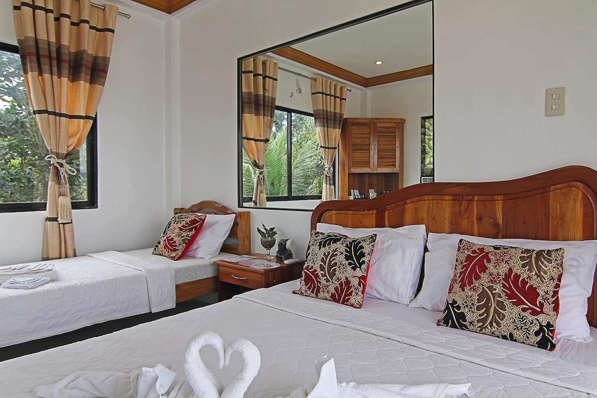 Estudio panorámico, 2 habitaciones (Koala) | Ropa de cama hipoalergénica, camas con efecto memoria y escritorio