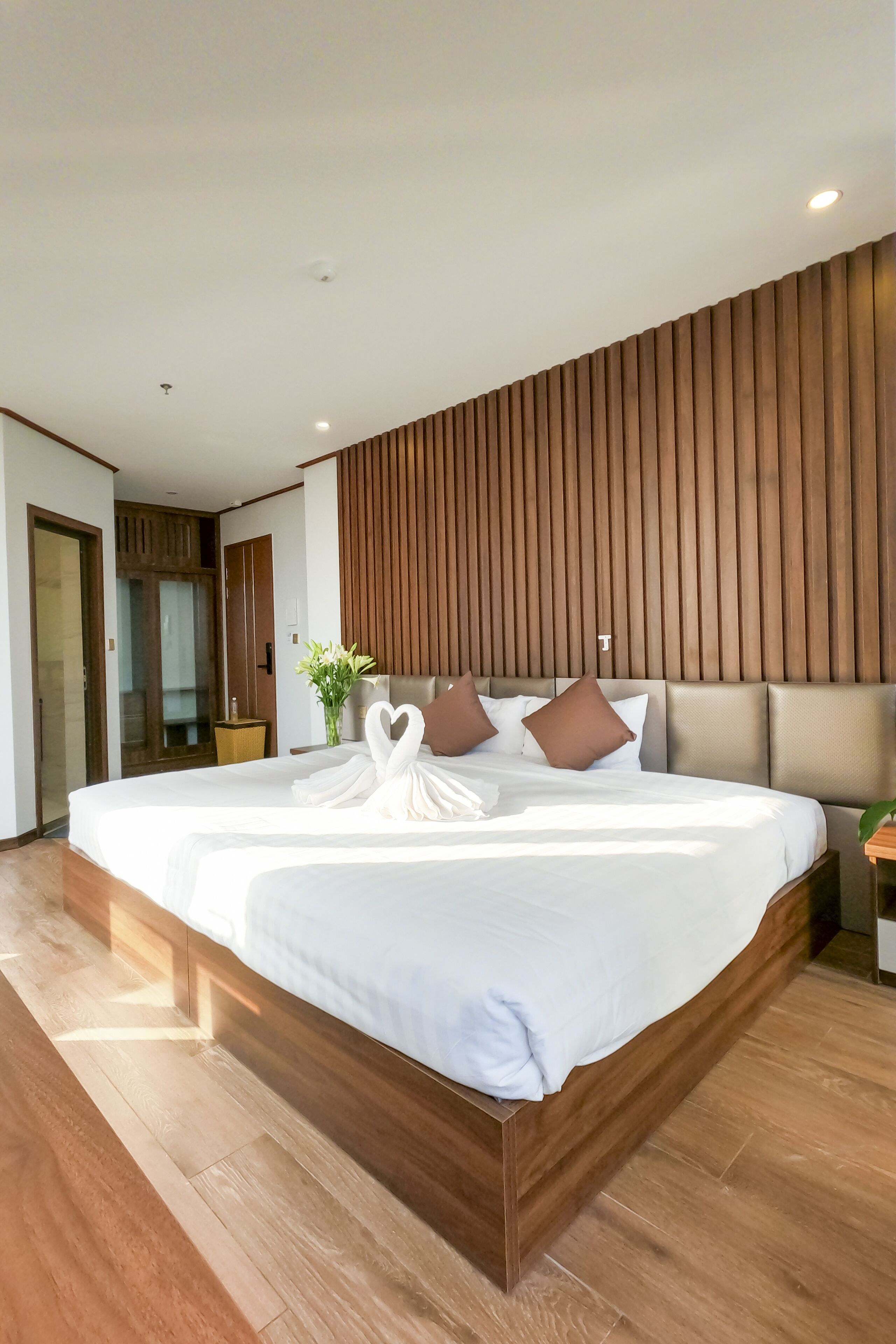 minibar, desk, laptop workspace, blackout curtains