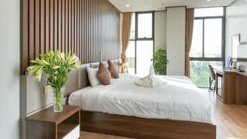 Minibar, desk, laptop workspace, blackout drapes