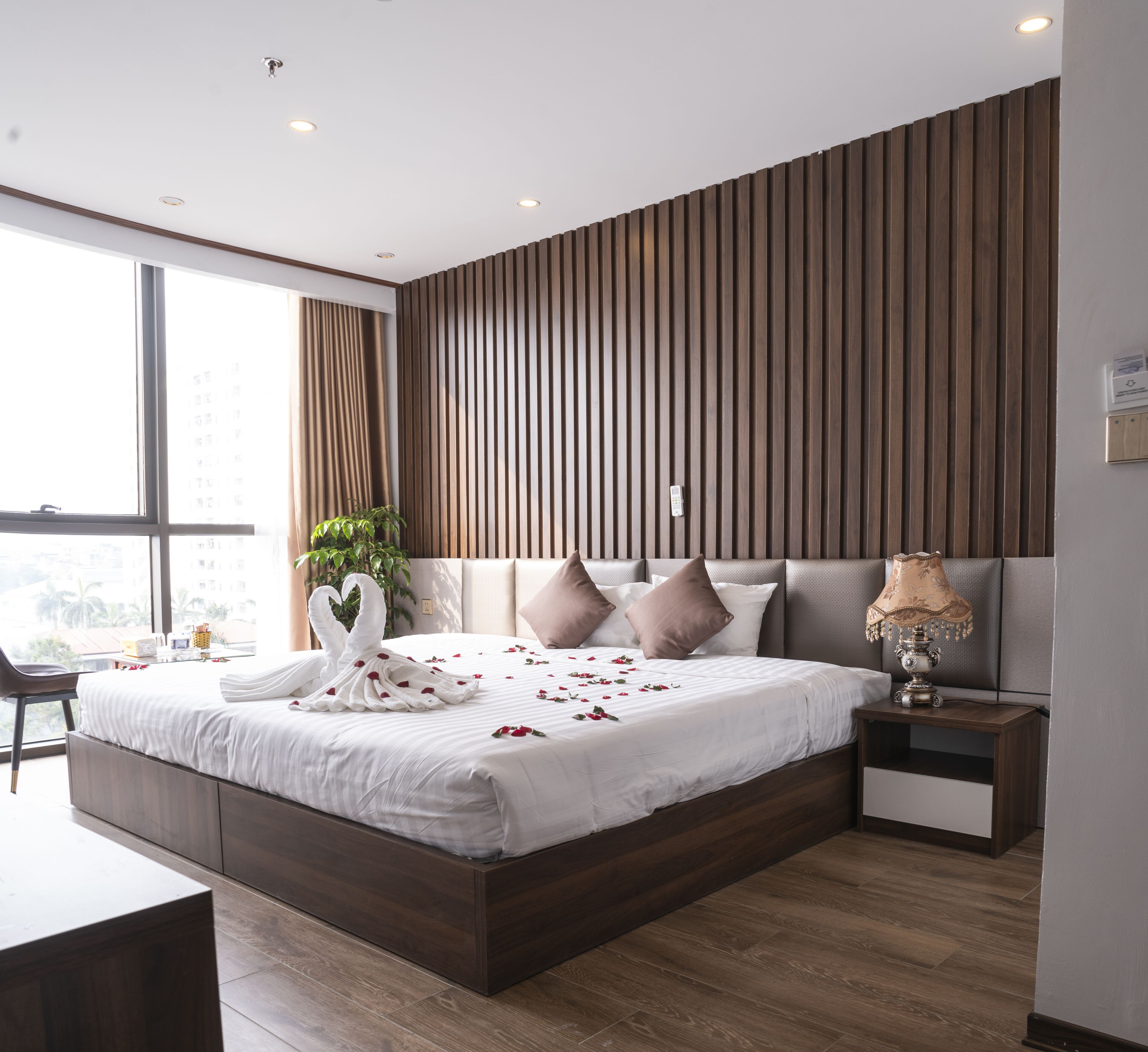 deluxe room | minibar, desk, laptop workspace, blackout curtains