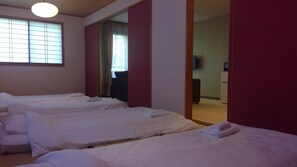 Japanese Western Style Room | Free WiFi