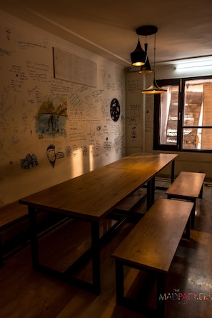 Restaurant - Madpackers Delhi - Hostel (New Delhi)