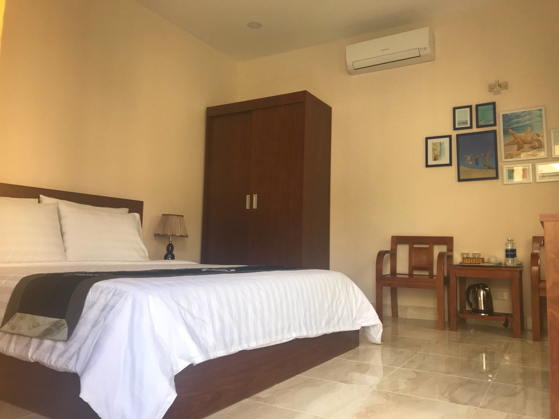 Double Room | Minibar, desk, free WiFi