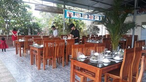 Se sirven desayunos, almuerzos y cenas
