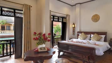 Minibar, caja de seguridad en la habitación y cortinas blackout