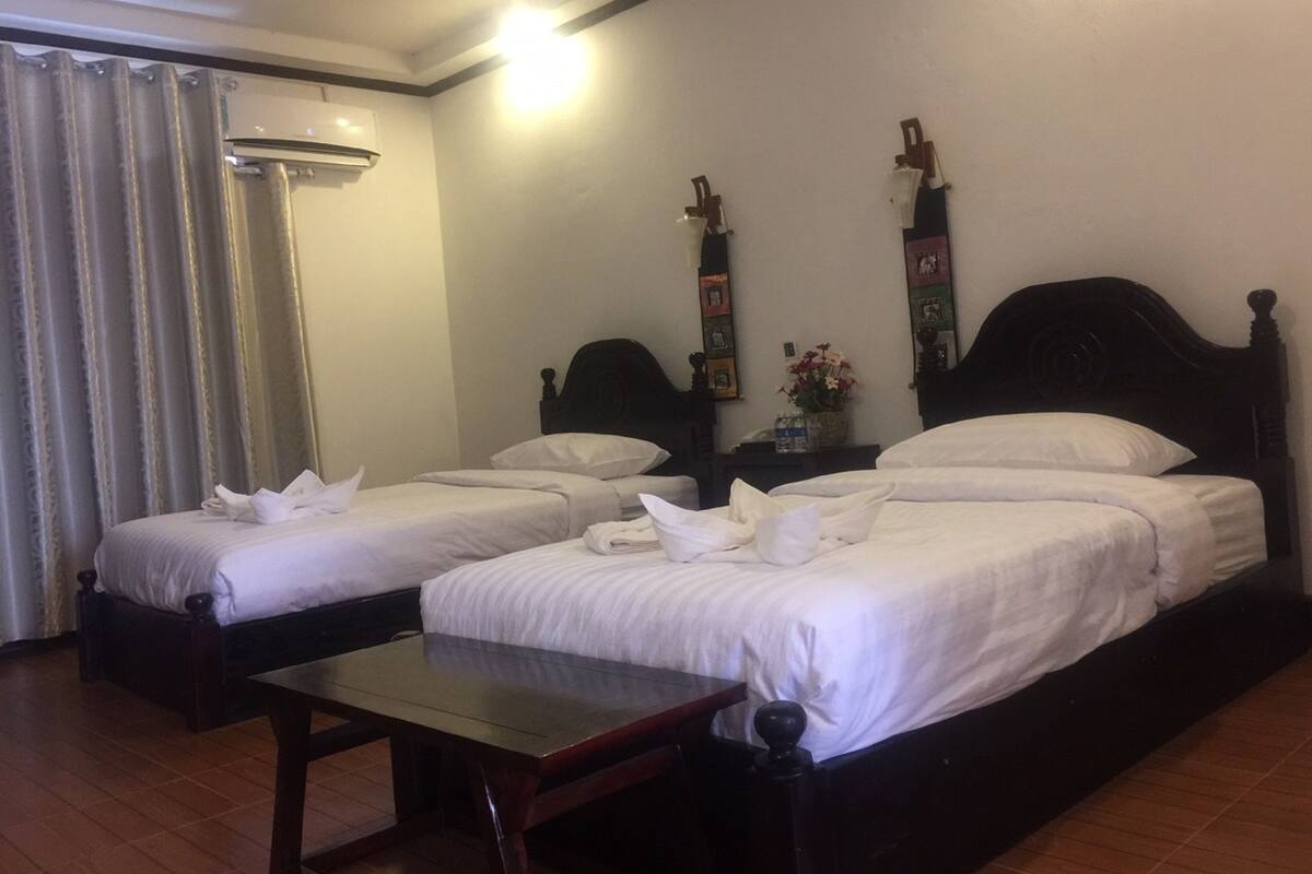 Standard Twin Room | Minibar, in-room safe, blackout curtains, soundproofing
