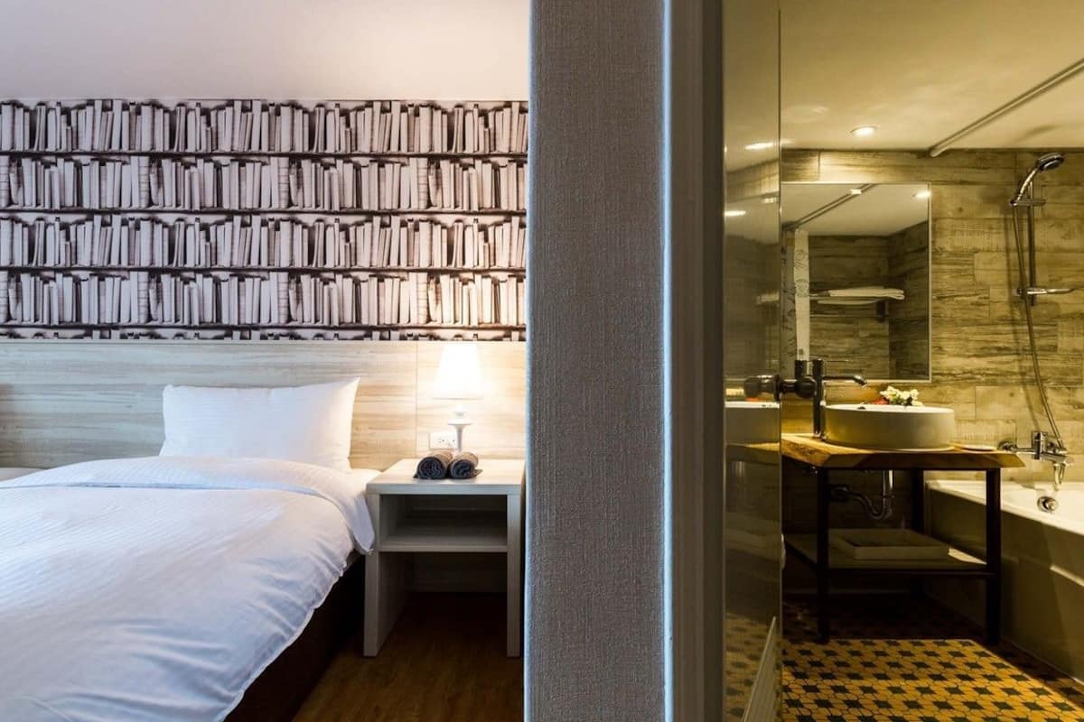 comfort double room | bathroom | free toiletries, hair dryer, slippers, towels