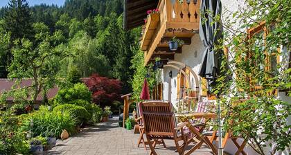 Ferienwohnung Steinberg, 1-2 Personen, 55 qm, Bad + Dusche/WC, Balkon, TV, W-LAN, 1 Schlafzimmer, Nichtraucher, Allergiker