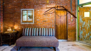 Quarto quádruplo conforto | 1 quarto, escrivaninha, quartos à prova de som, Wi-Fi de cortesia