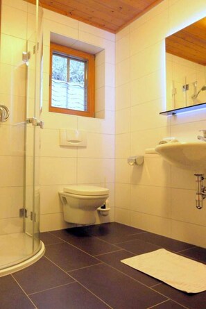 Douche, serviettes fournies