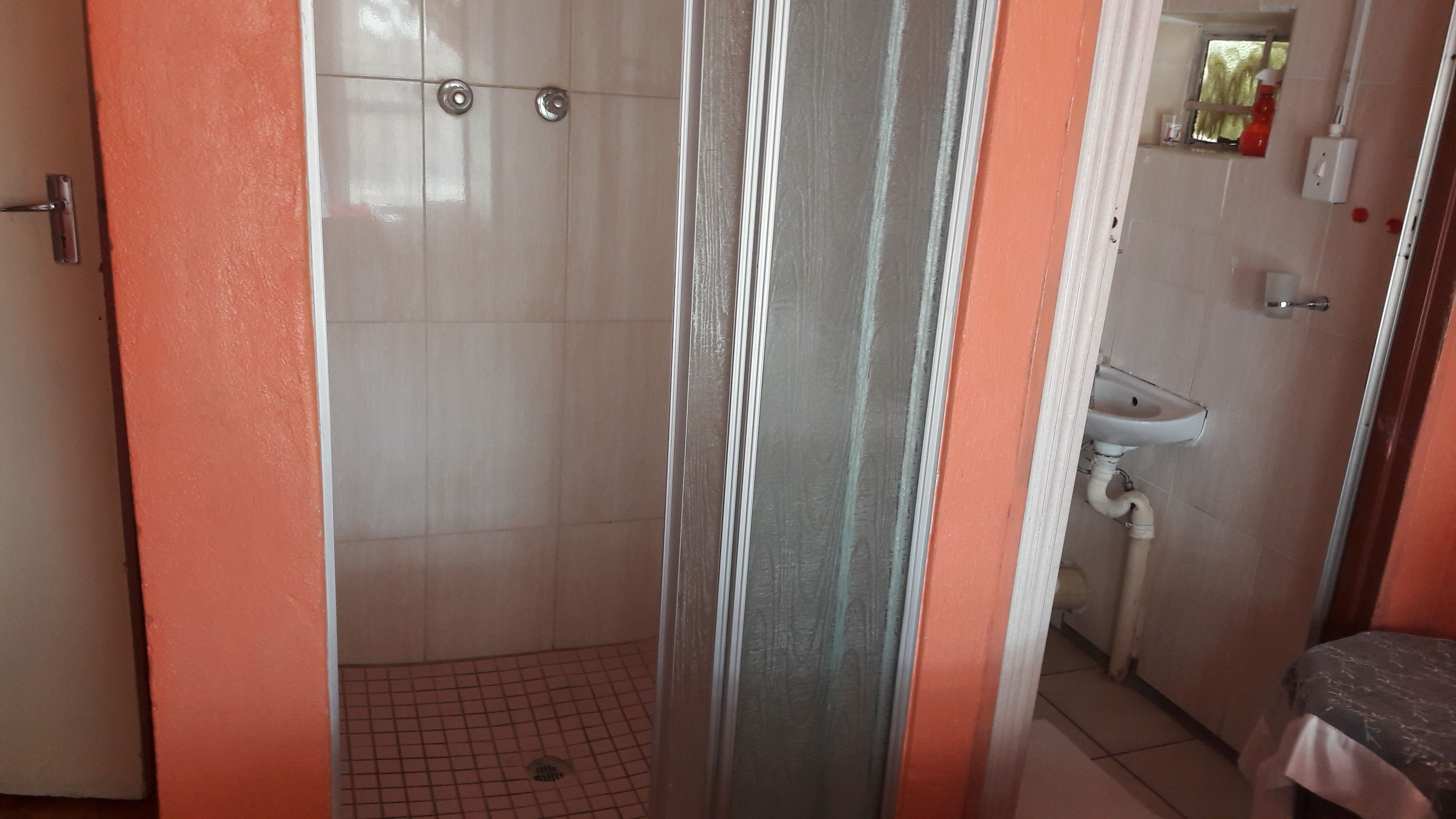 Double Room | Bathroom shower