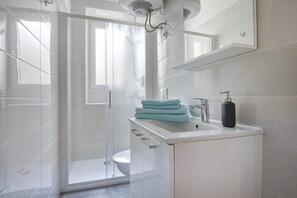 Appartement, 1 chambre | Salle de bain