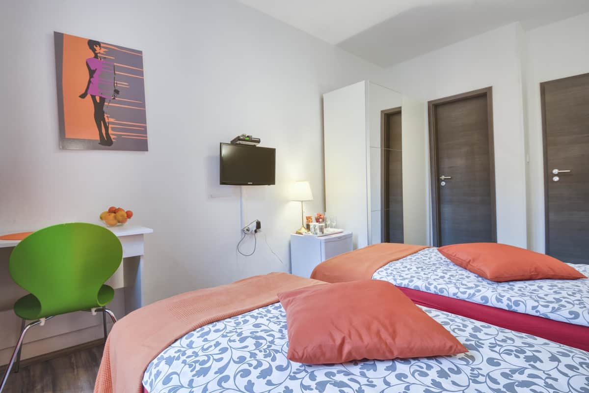 Double or Twin Room, City View | Soundproofing, WiFi (free), bed sheets