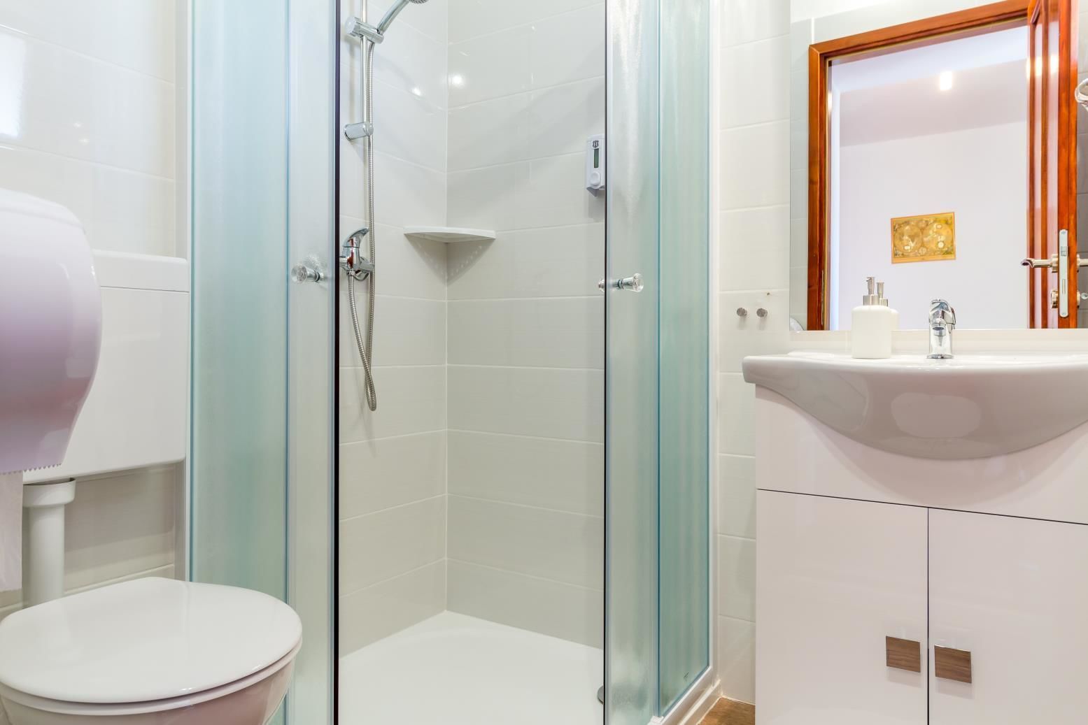 Photo - Top Center Rooms & Studio