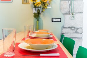 Apartemen, 1 kamar tidur (Ulica Hermana Dalmatina 2/3) | Dapur kecil pribadi | Lemari es, kompor, ketel listrik, dan peralatan masak/sendok-piring