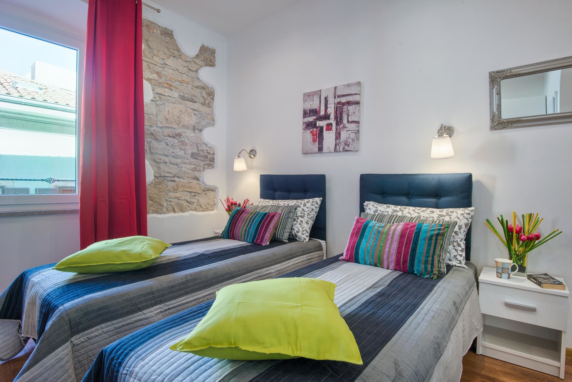 Photo - Top Center Rooms & Studio