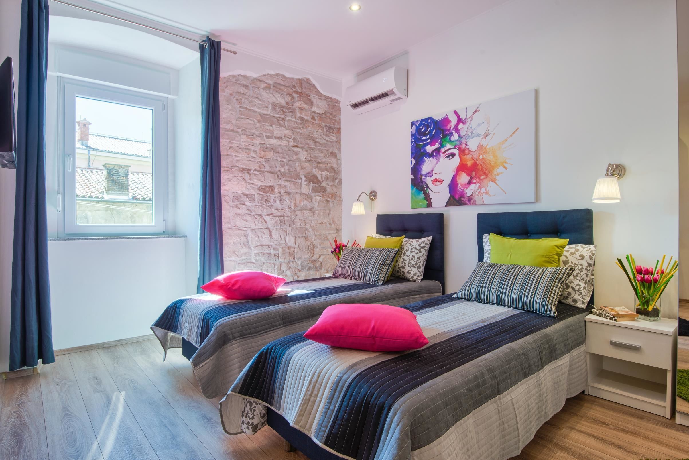 Photo - Top Center Rooms & Studio