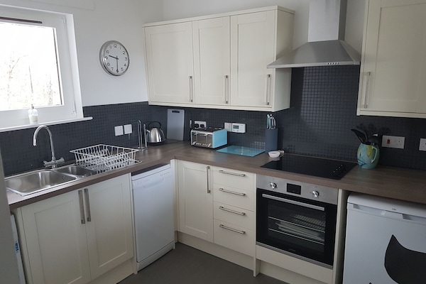 El desayuno cuesta 10 GBP por persona