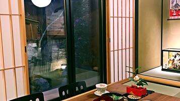 Family House, 2 Bedrooms, Kitchen, City View | 2 bedrooms, Egyptian cotton sheets, premium bedding, down comforters