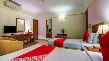 Premier Twin Bed | 1 bedroom, minibar, in-room safe, desk