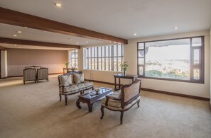 Lobby sitting area - Sai Vishram Business Hotel (Anekal)