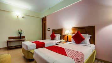 Premier Twin Bed | 1 bedroom, minibar, in-room safe, desk