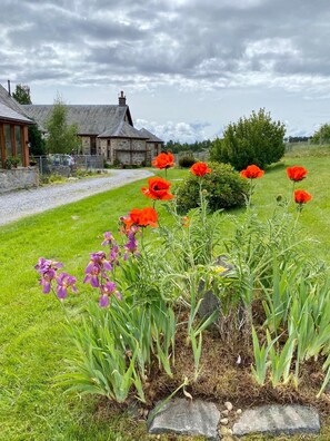 Cottage, 2 Bedrooms | Garden view