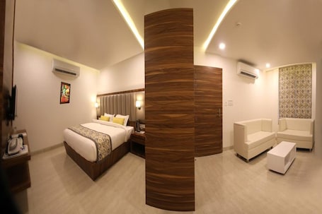 Narayanam Suite | 1 bedroom, iron/ironing board, rollaway beds, free WiFi