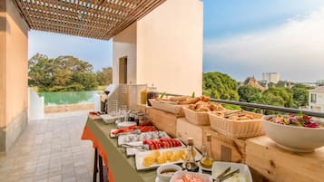 Daily continental breakfast (USD 12.6 per person)