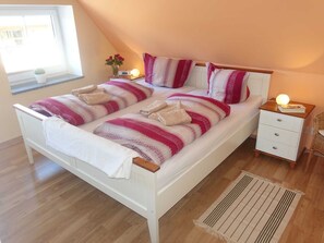 2 chambres, lit parapluie, Wi-Fi, draps fournis