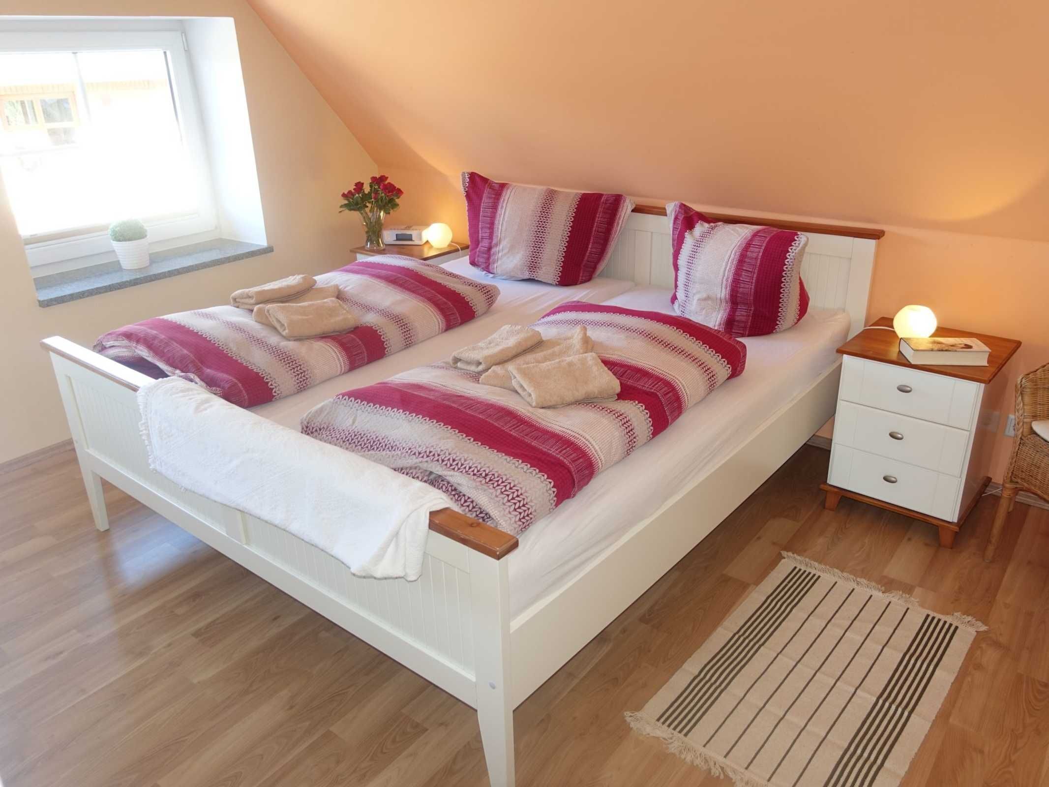 2 Schlafzimmer, Reisekinderbett, WLAN, Bettwäsche