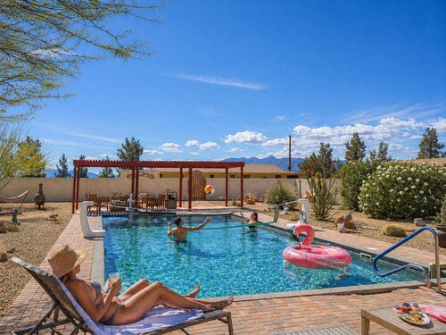 1100sqft Quiet Cottage w / Pool Feuerstelle Horseshoes Mountain Views