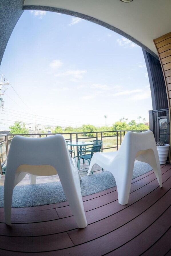 Muebles diferentes, escritorio, cortinas blackout y wifi gratis 