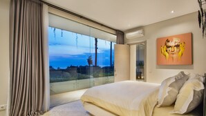 Apartamento, 2 quartos (4 guests) | Cofres nos quartos, escrivaninha, ferros/tábuas de passar roupa