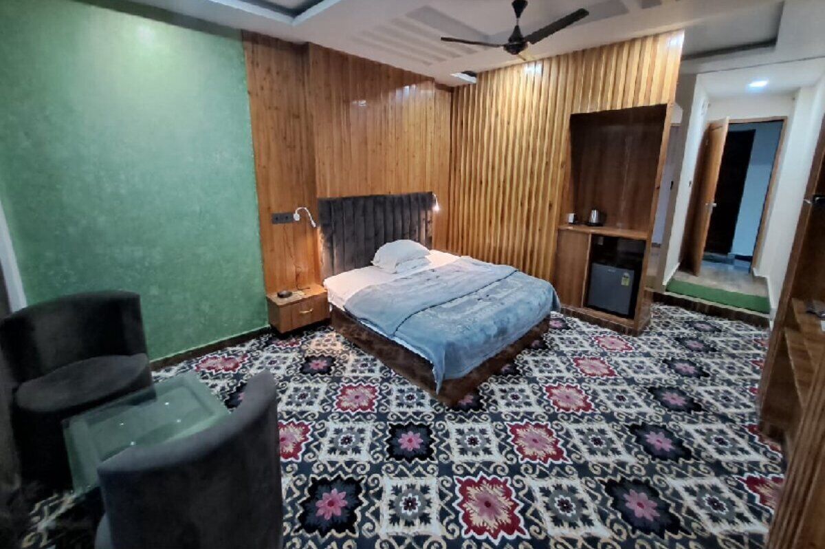 Superior Room | Iron/ironing board