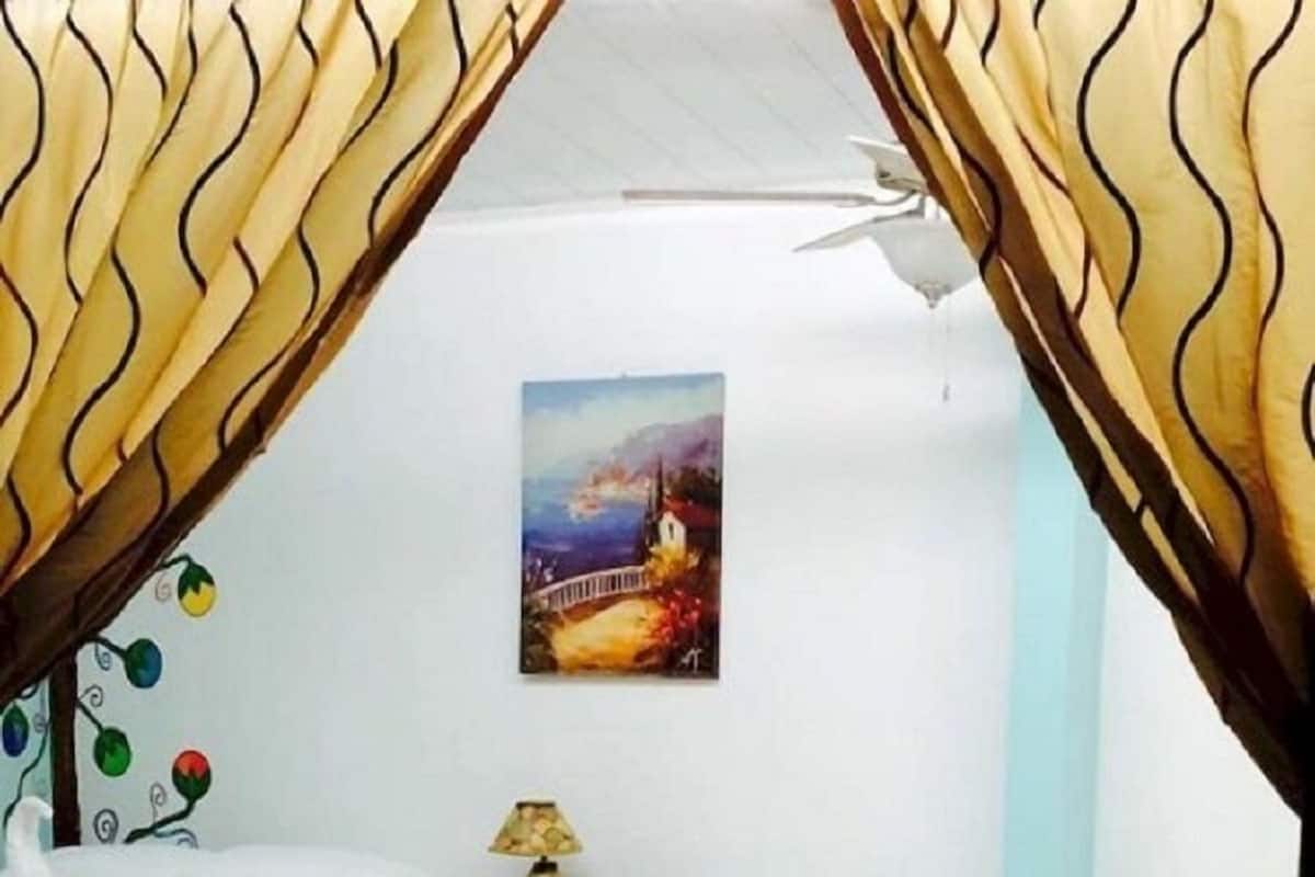 Exclusive-Dreibettzimmer, Mehrere Schlafzimmer | Hochwertige Bettwaren, kostenloses WLAN