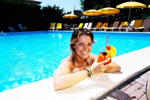 Outdoor pool - Hotel Crystal (Rimini)