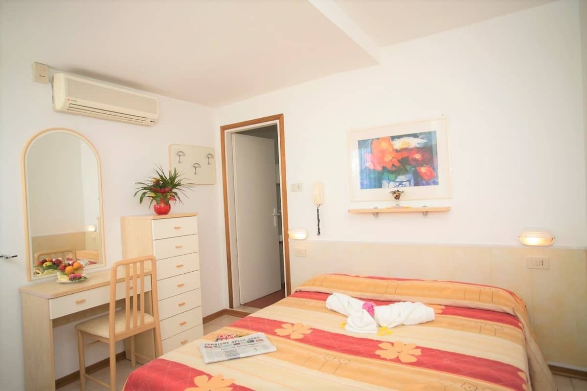 In-room safe, desk, cots/infant beds, free WiFi